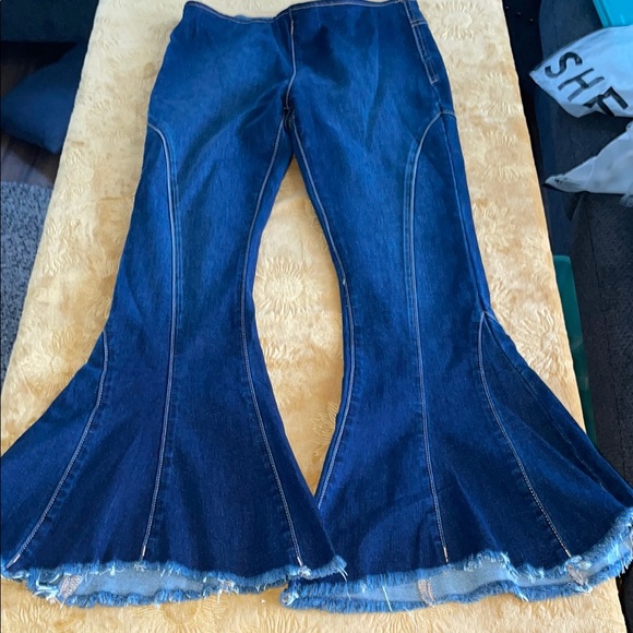 We The Free Denim - We the Free flare legs elastic stretch waist pants CRVY size 27